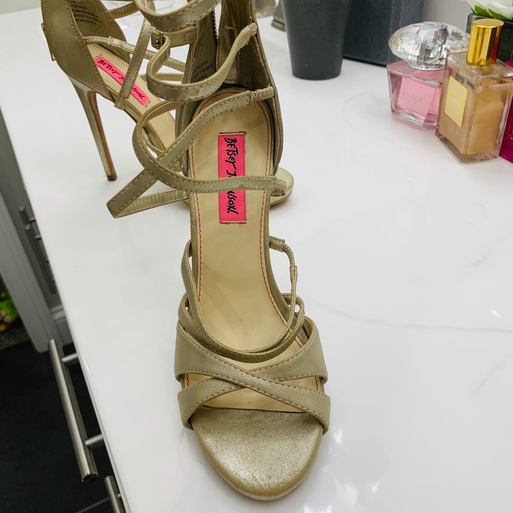 Heels - Picture 2 of 2